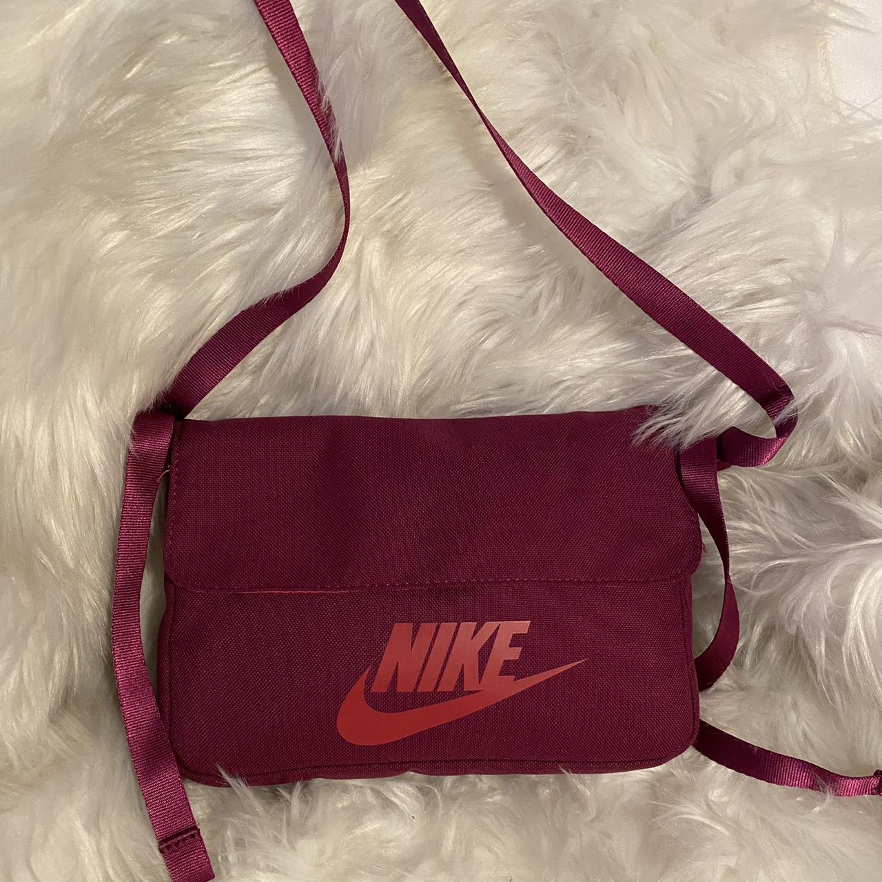 Nike Sportswear Revel Crossbody Bag