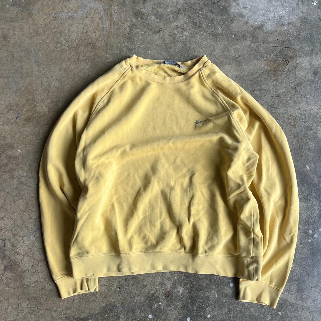 Vinatge Nike Crewneck. Super nice color and look.... - Depop