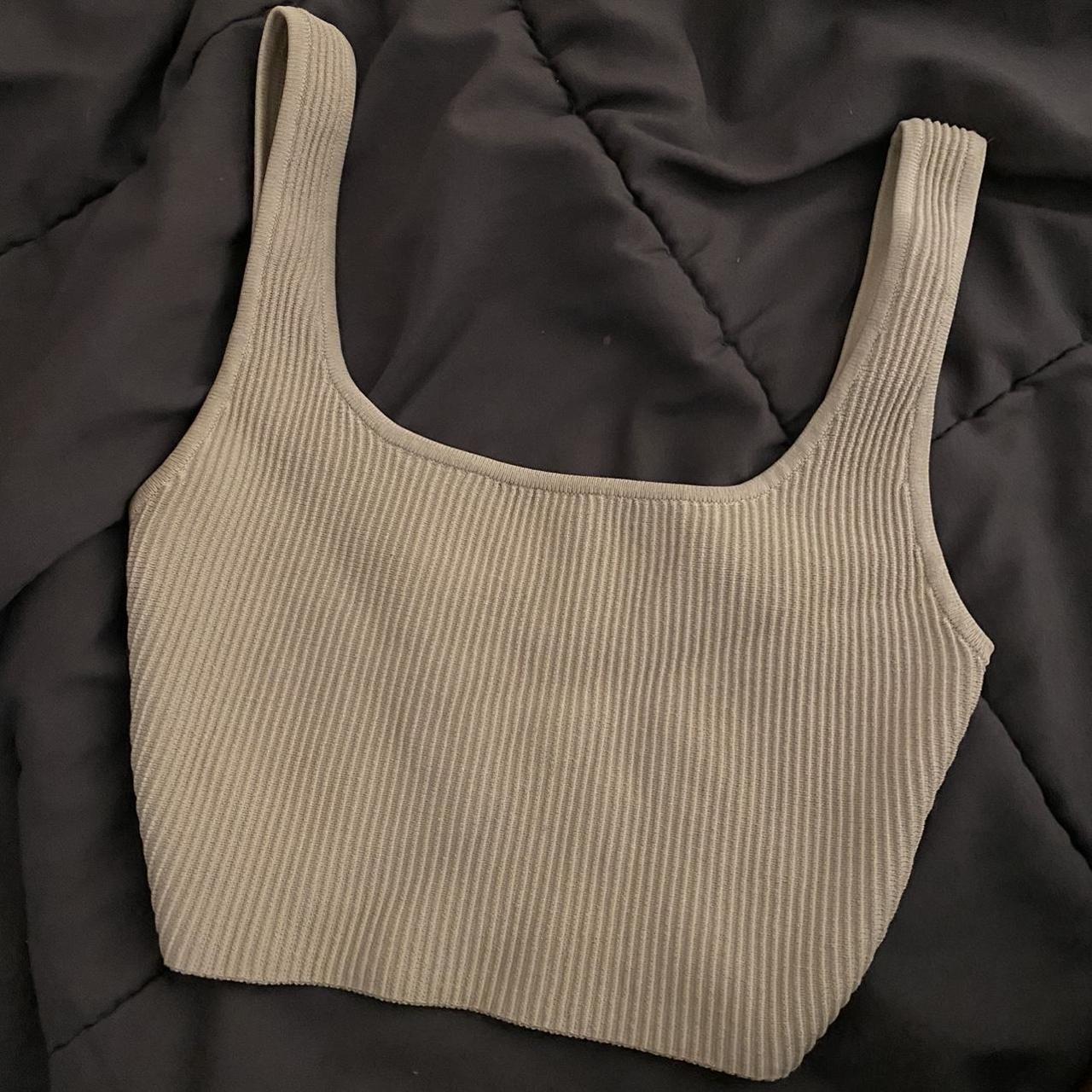 Aritzia Women's Vest Depop