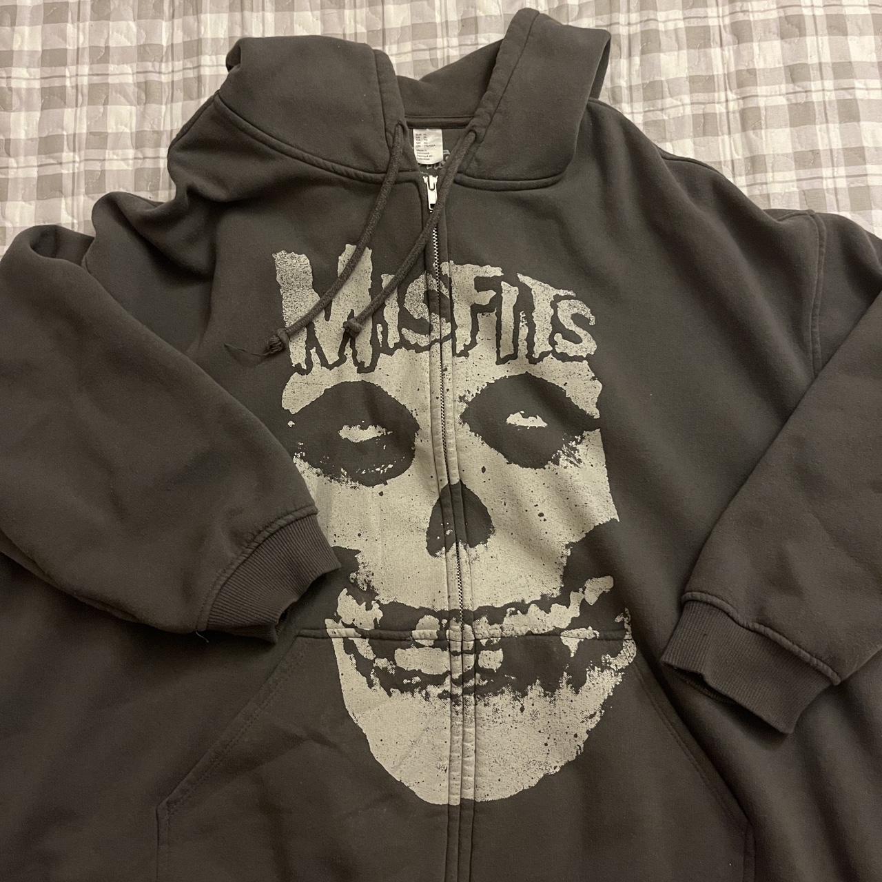 Oversized Grey Misfits Hoodie Is tagged women’s XL... - Depop