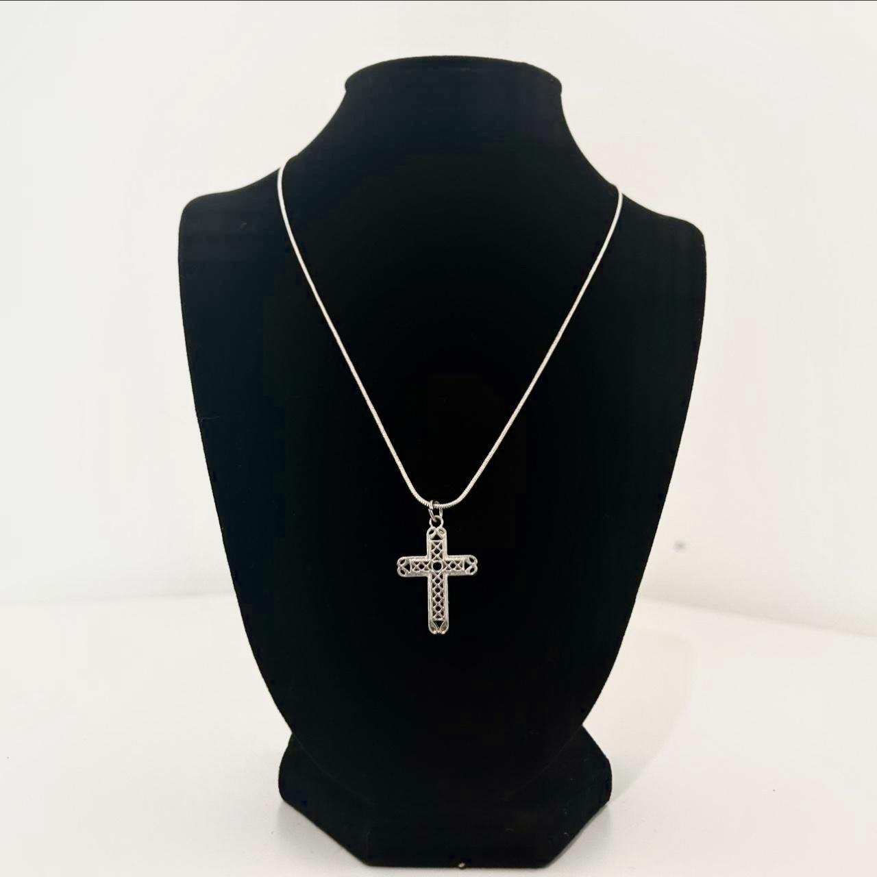 Amazon.com: Zeffy Cross Necklace for Women 18k Silver Plated Tiny Cross  Pendant Necklace for Women Simple Layered Cross Necklaces for Women Girls,  Set of 2 : Clothing, Shoes & Jewelry