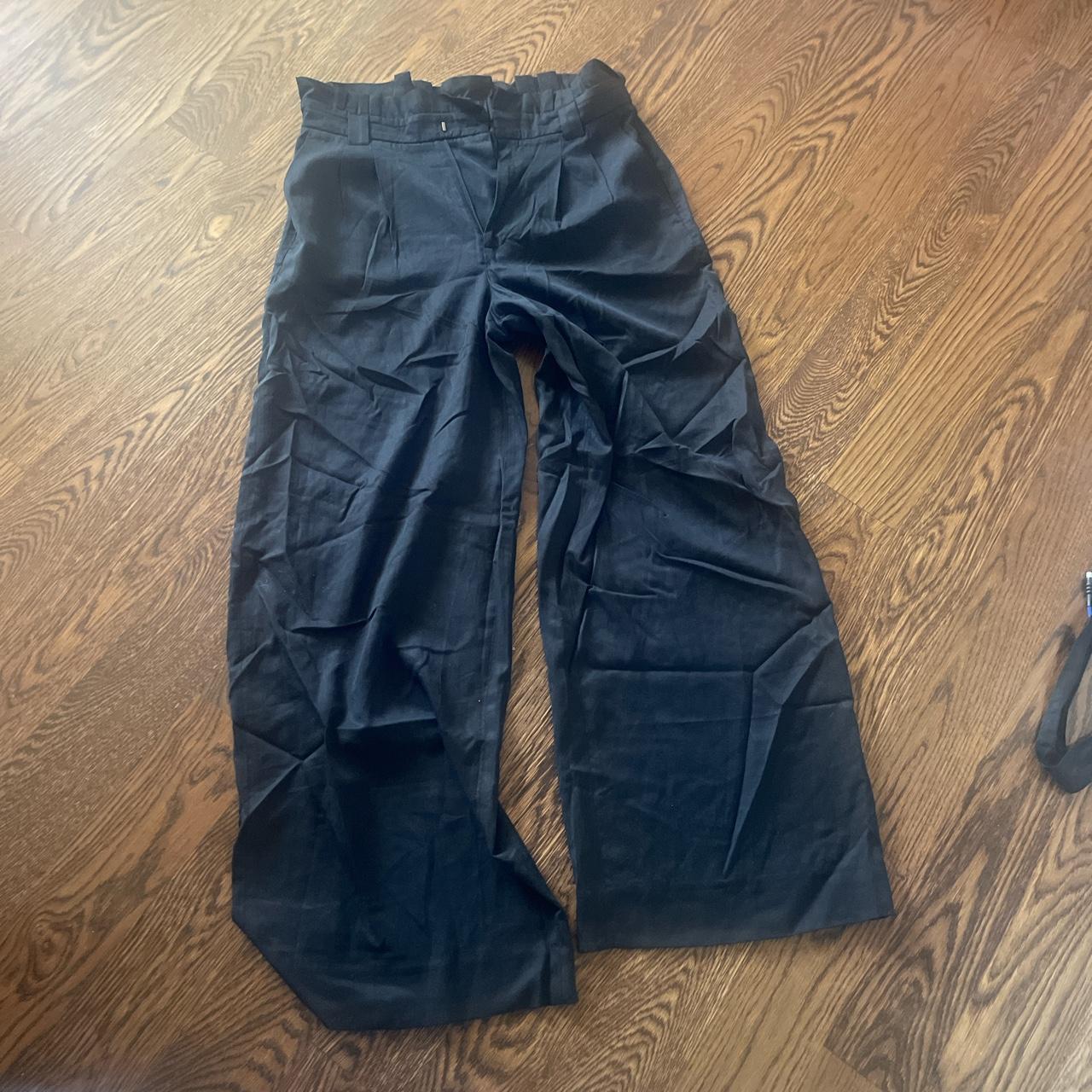 Banana republic dress cargo pants in black! thin... - Depop