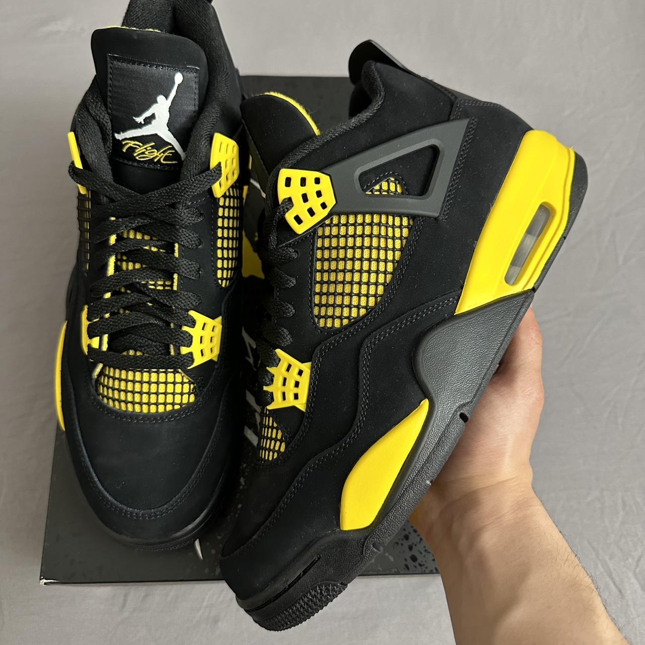 Jordan Men's Black and Yellow Trainers | Depop