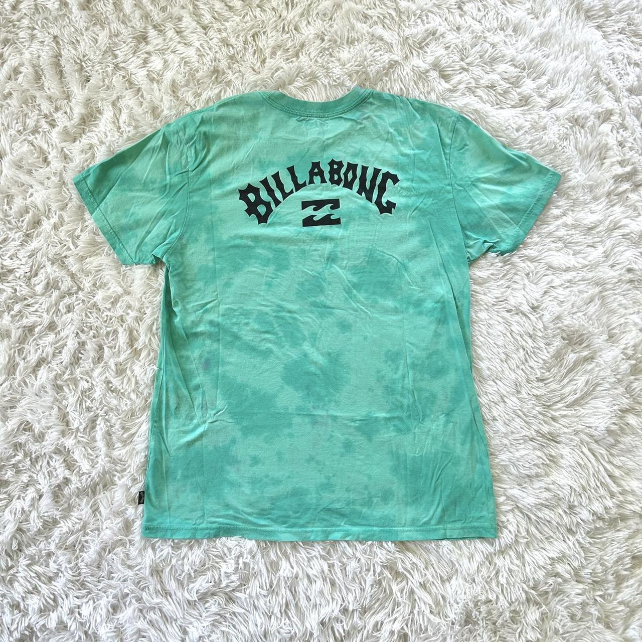 Billabong Women's Green and Blue T-shirt | Depop