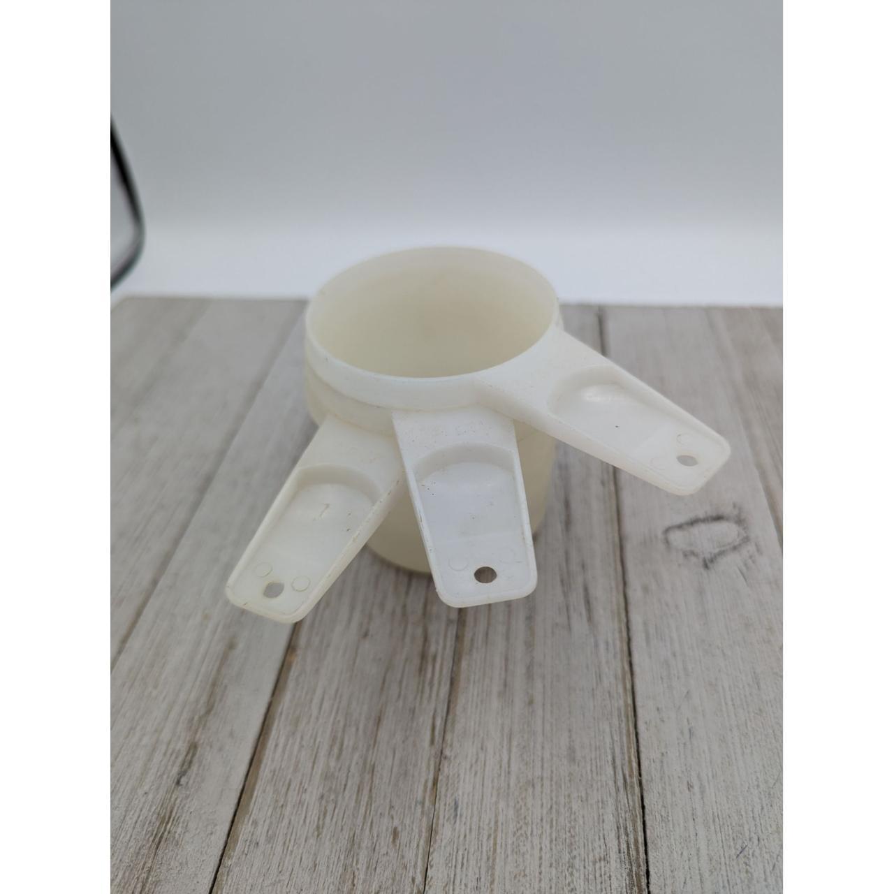 Features: • Tupperware Measuring Cups • White • 1 - Depop