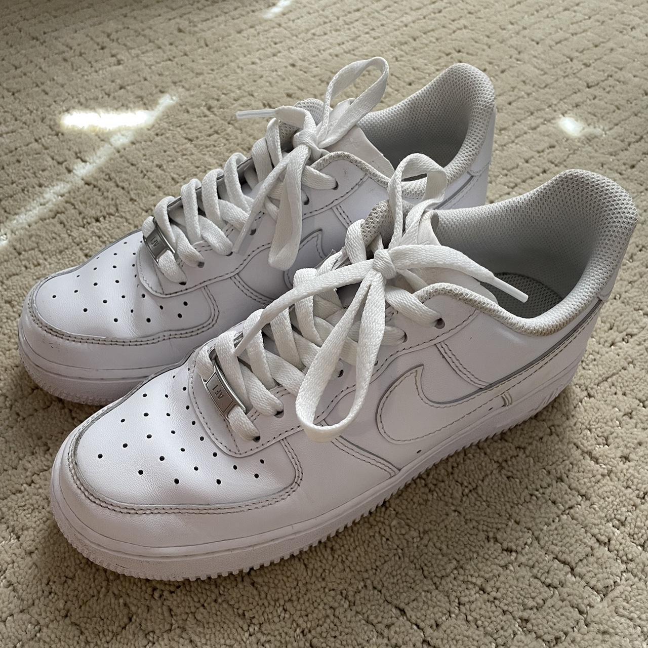 Nike white hotsell couple shoes