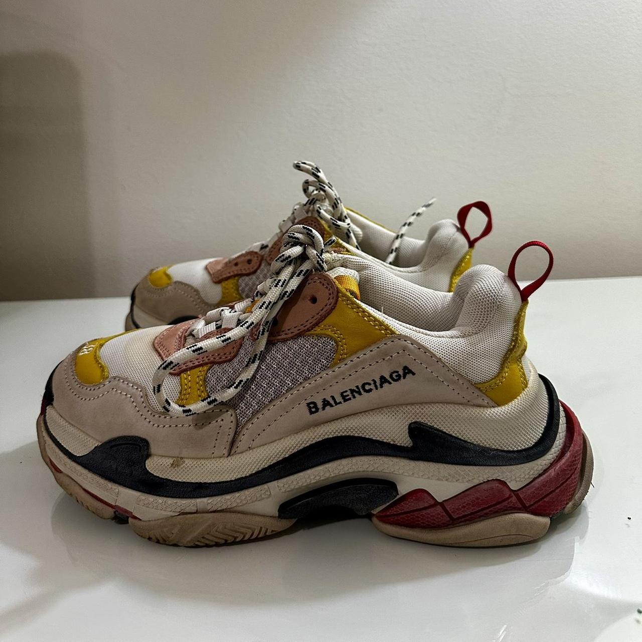 Depop balenciaga 2024 triple s