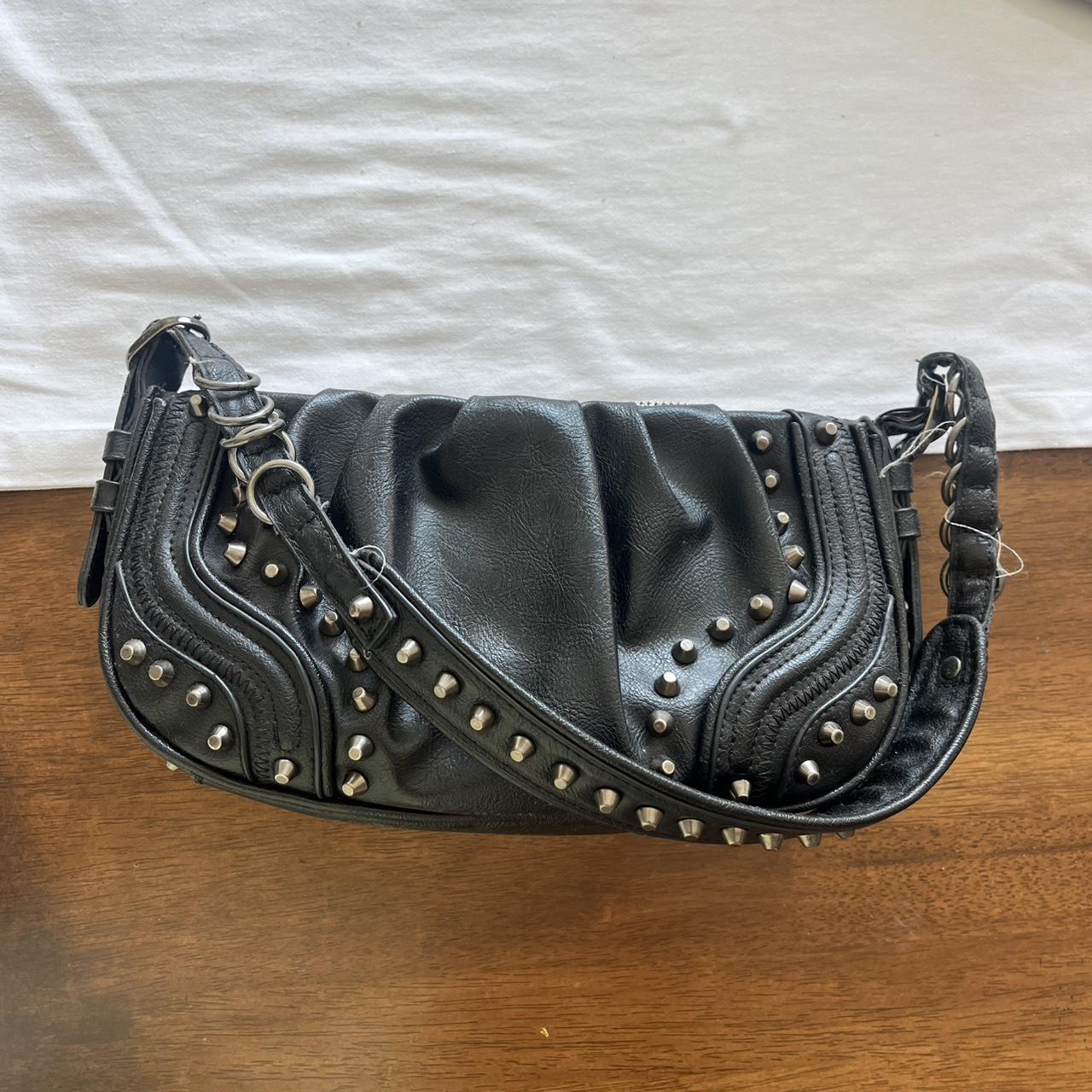 item listed by maevehogg