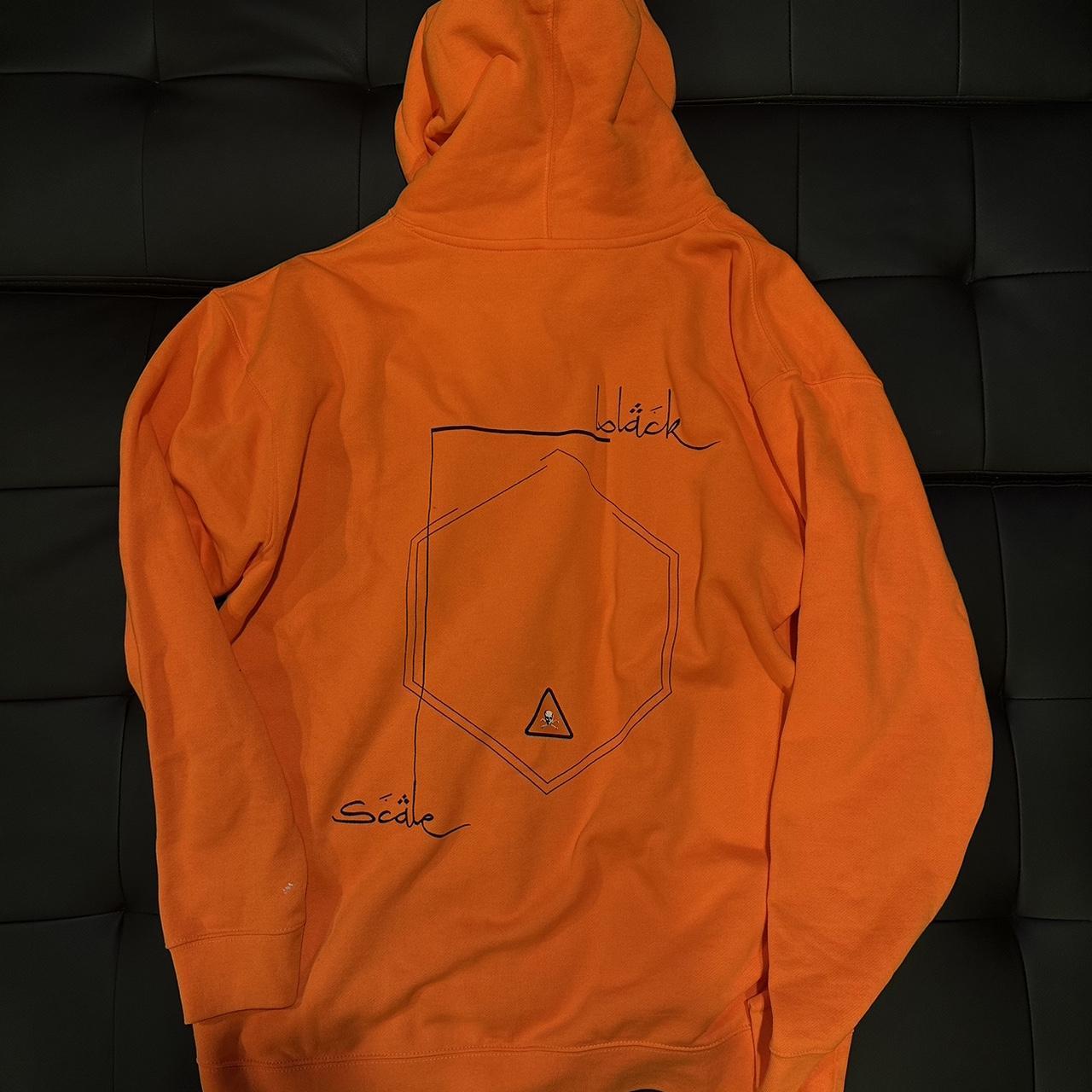Black Scale Men's Orange Sweatshirt (2)