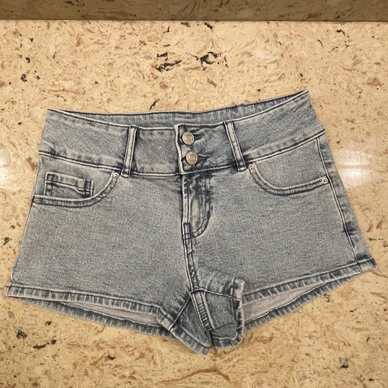 pacsun low rise stretch shorts size 25 - Depop