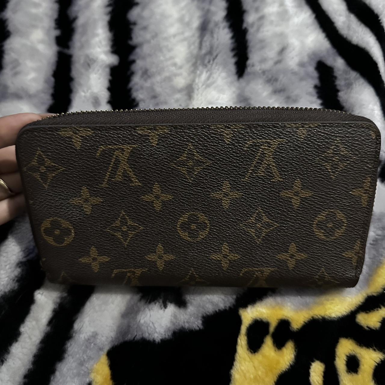 Fairly used LV wallet, Inside zipper works just