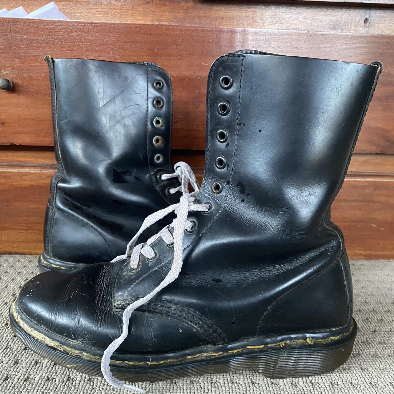 doc martens queen