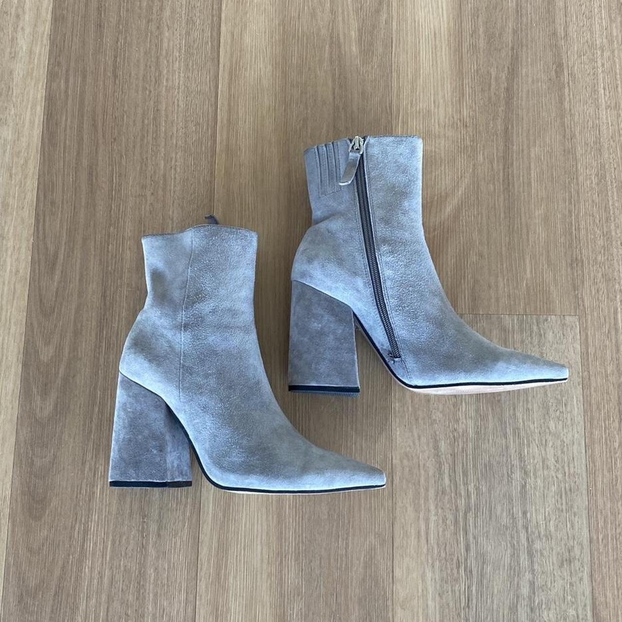 Women's Grey Boots Depop