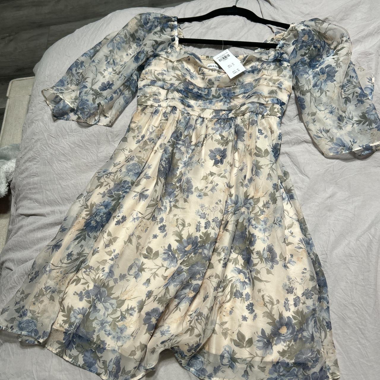 Emerson Angel Sleeve Mini Dress ABERCROMBIE & FITCH - Depop