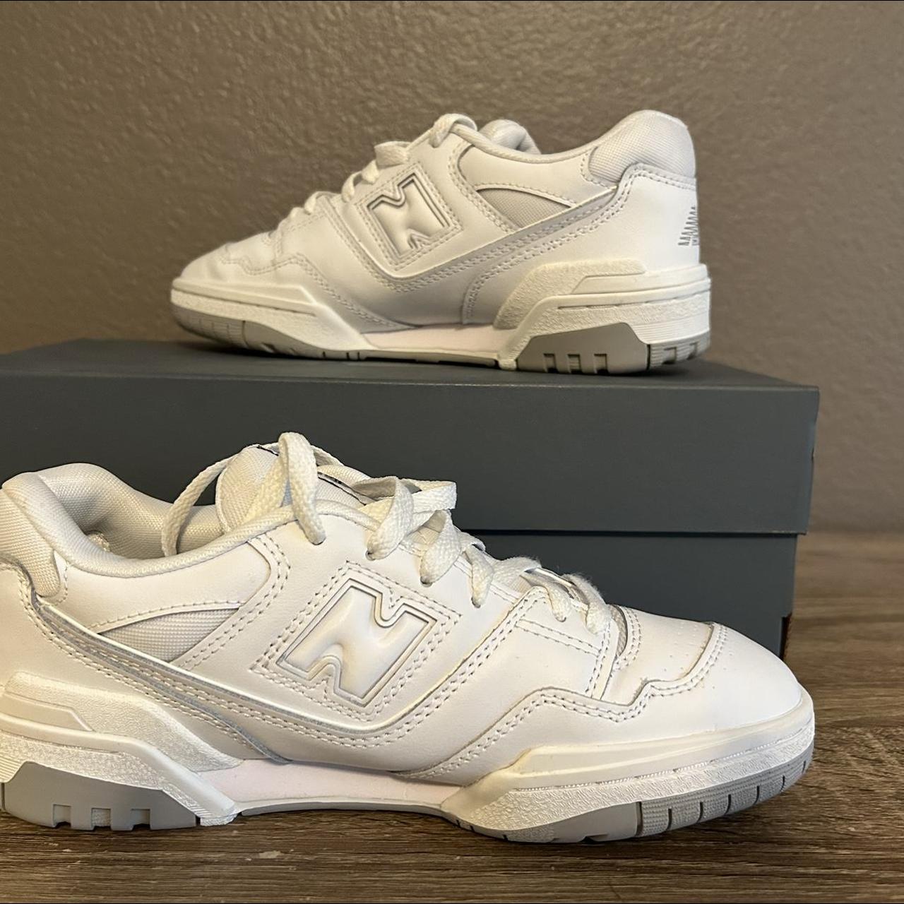 New Balance Women's Grey and White Trainers (3)
