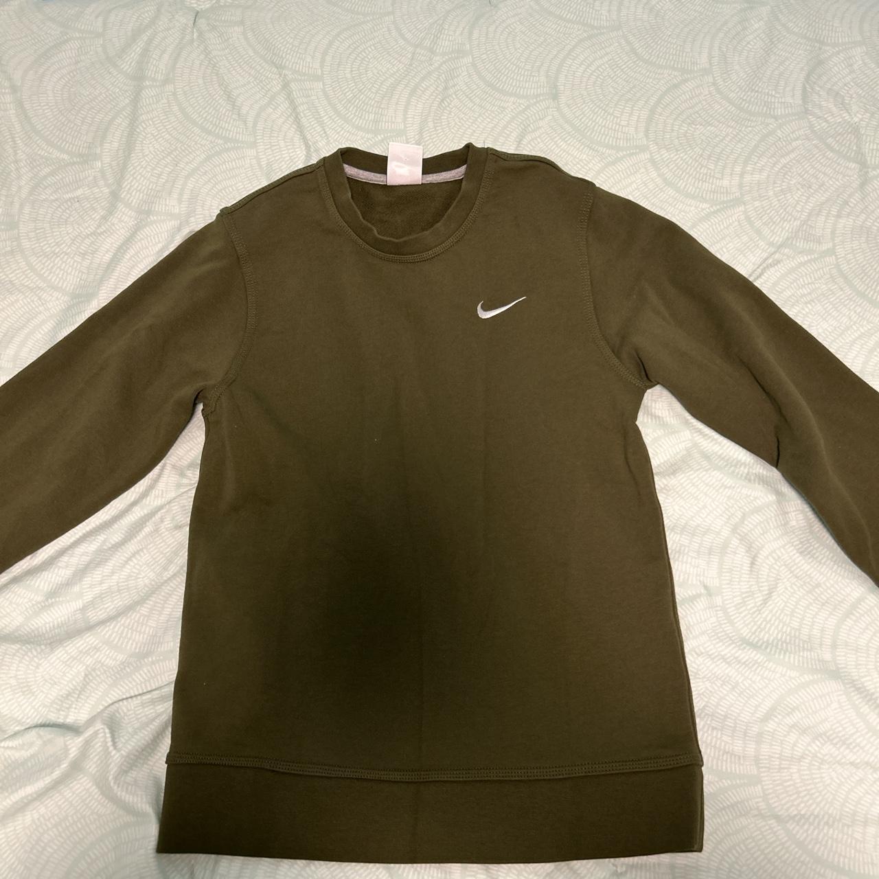 Olive green 2025 nike sweater