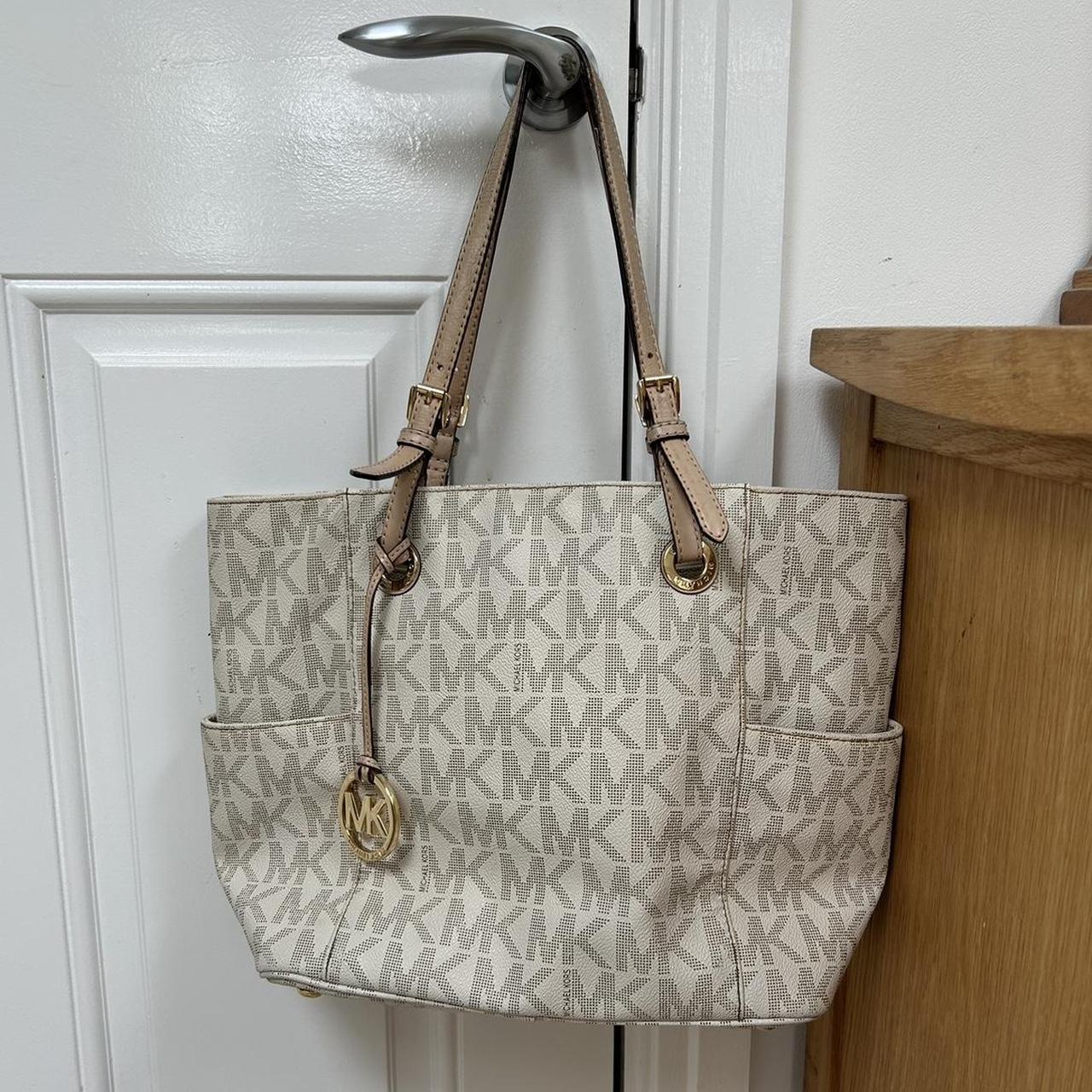 Michael kors purse with zippers on sides best sale