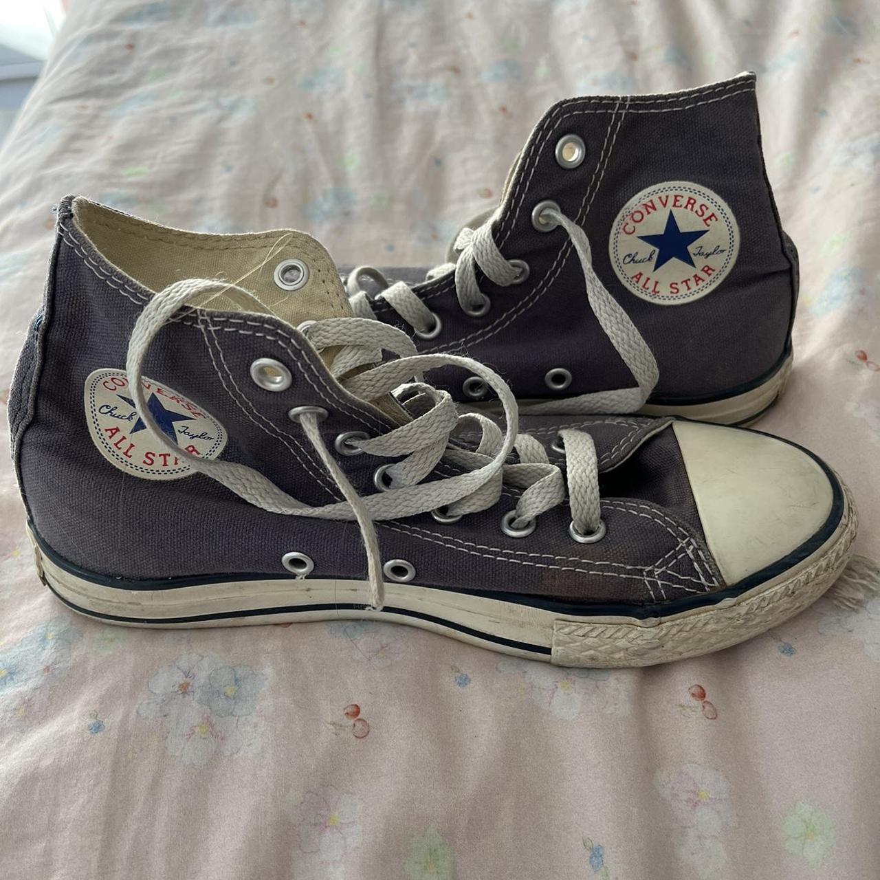 Converse Women's Navy and White Trainers | Depop