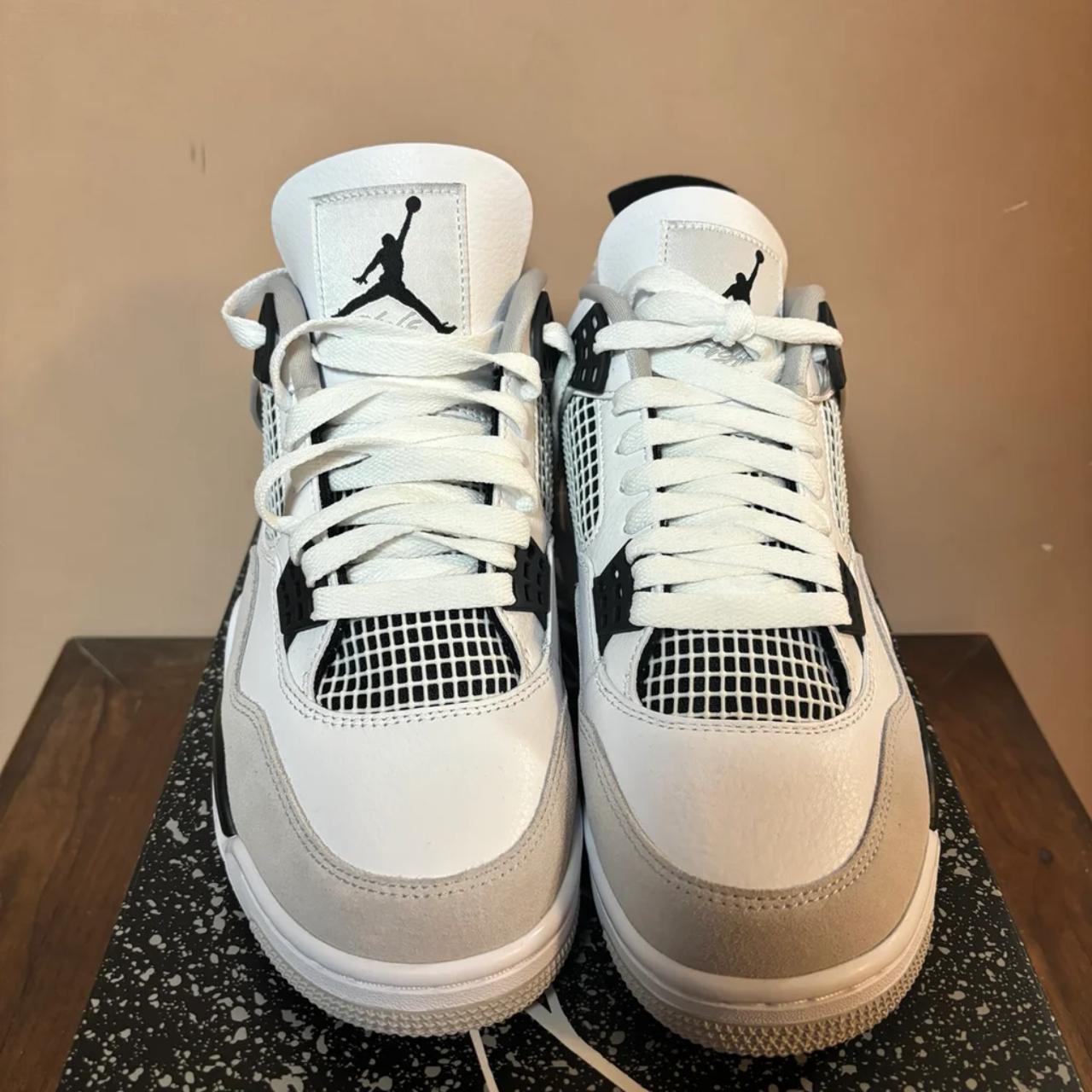 womens black jordan 4