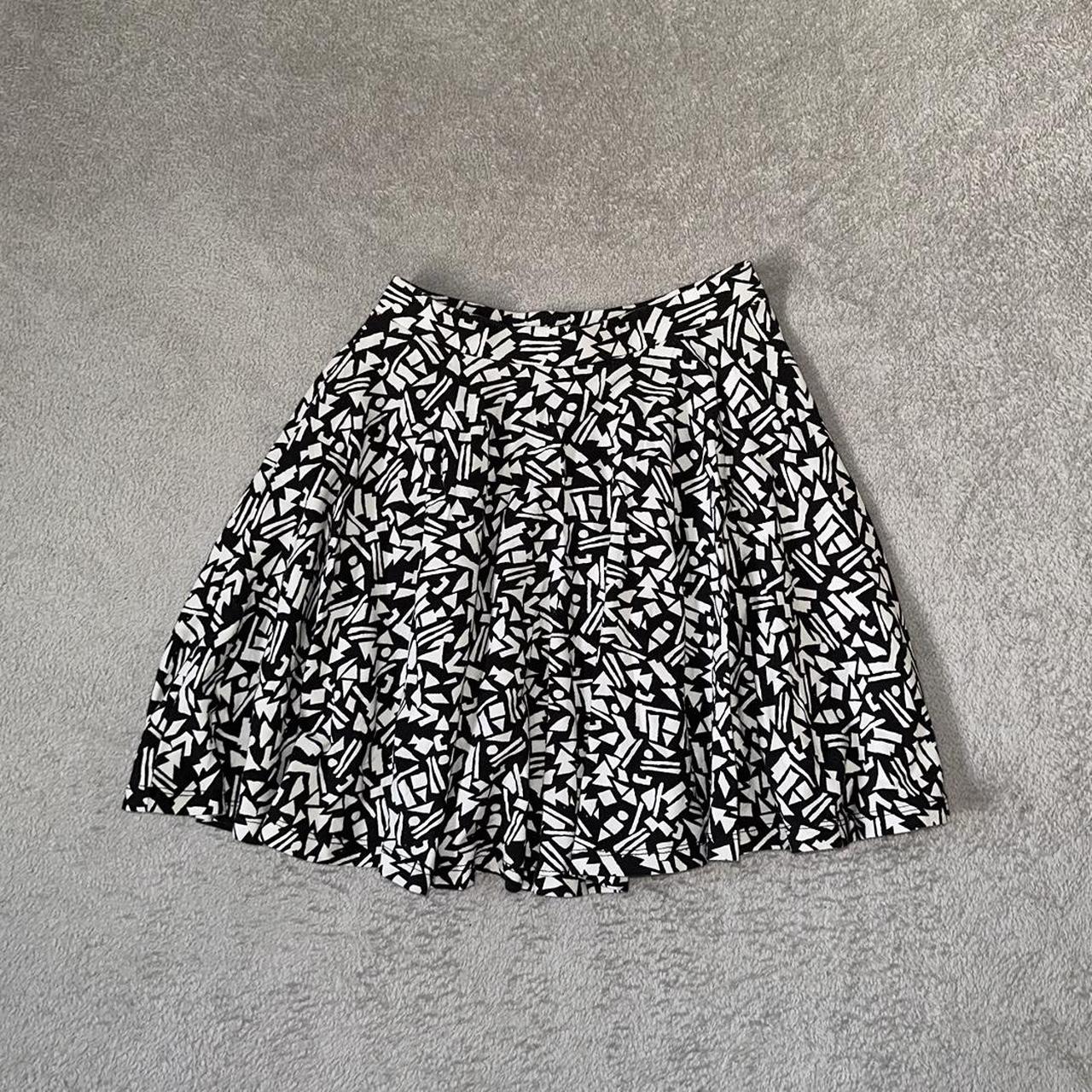 Black and white pattern flowy skater skirt size 34. Depop