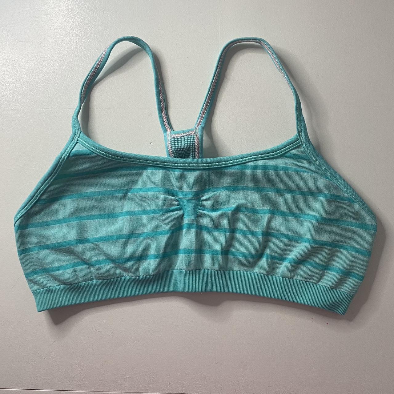 ivivva kids sports bra size 14 but could fit a xs or - Depop