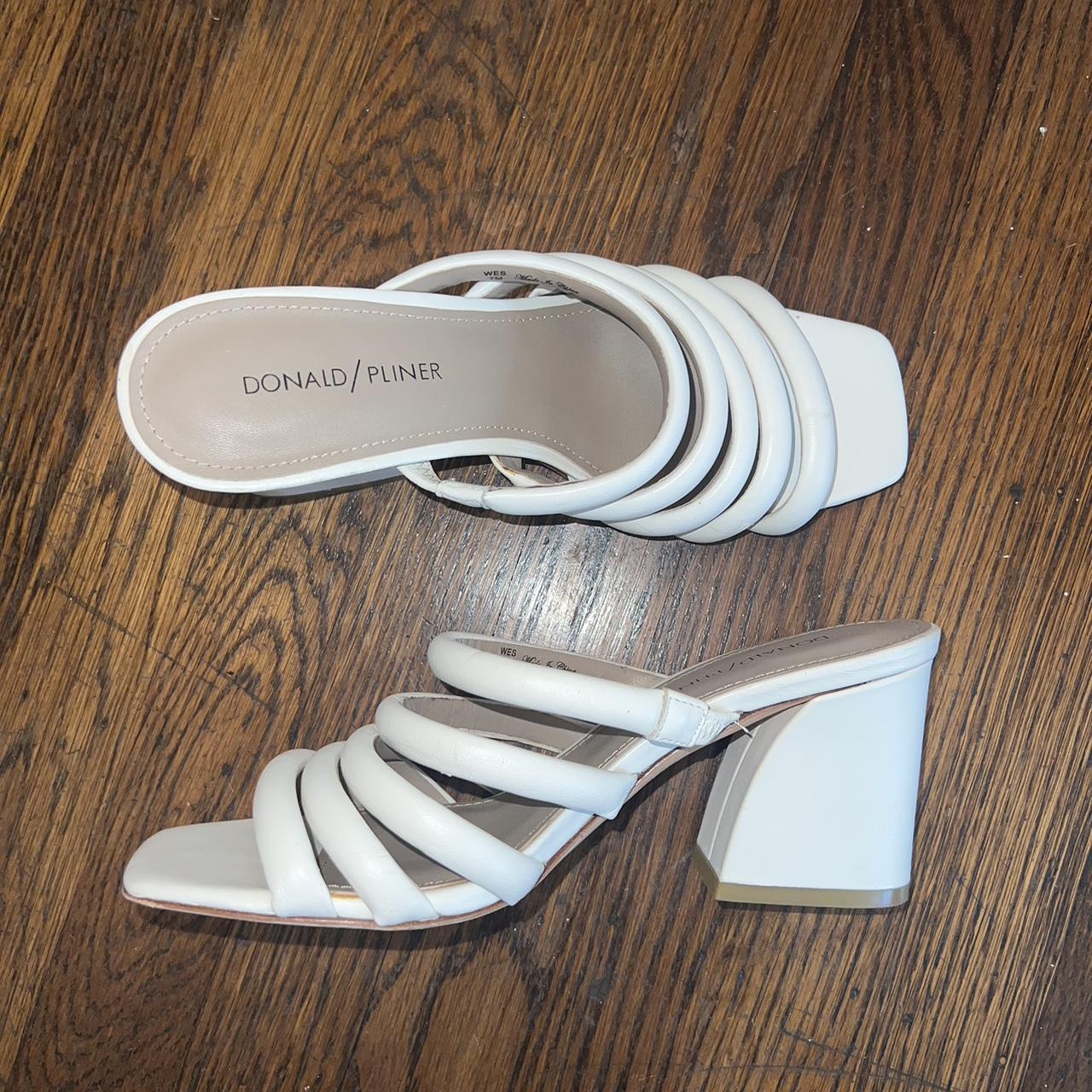 Donald pliner hot sale white sandals