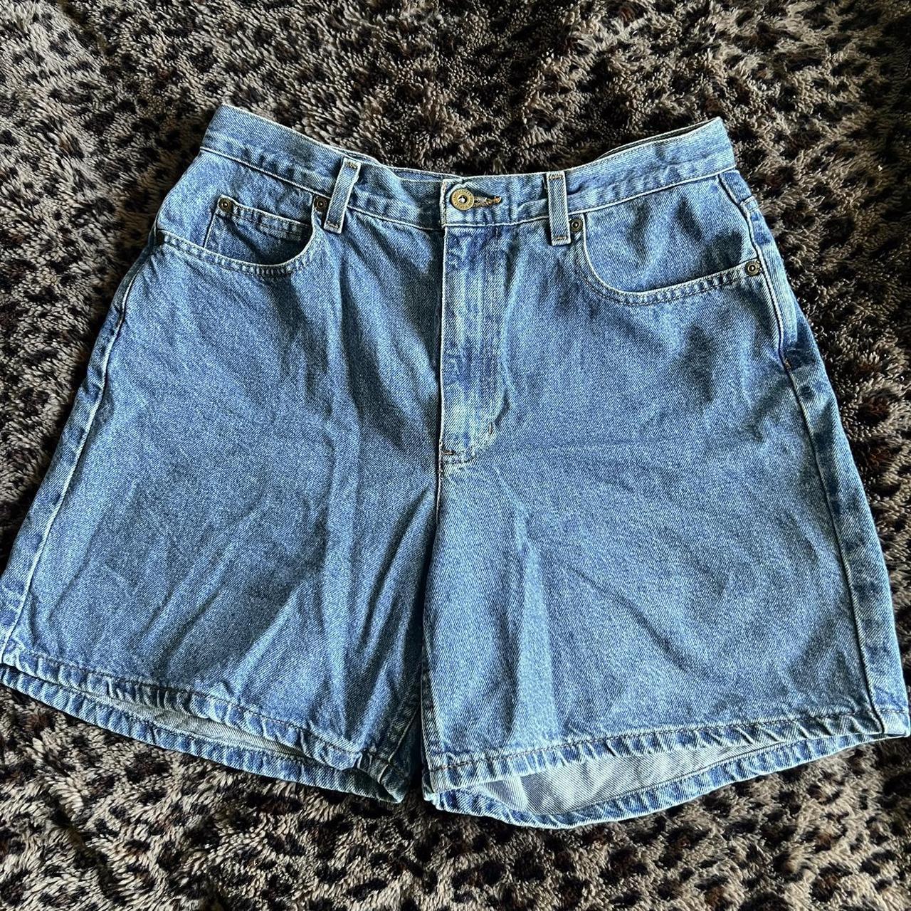 Liz Claiborne Women's Blue Shorts | Depop