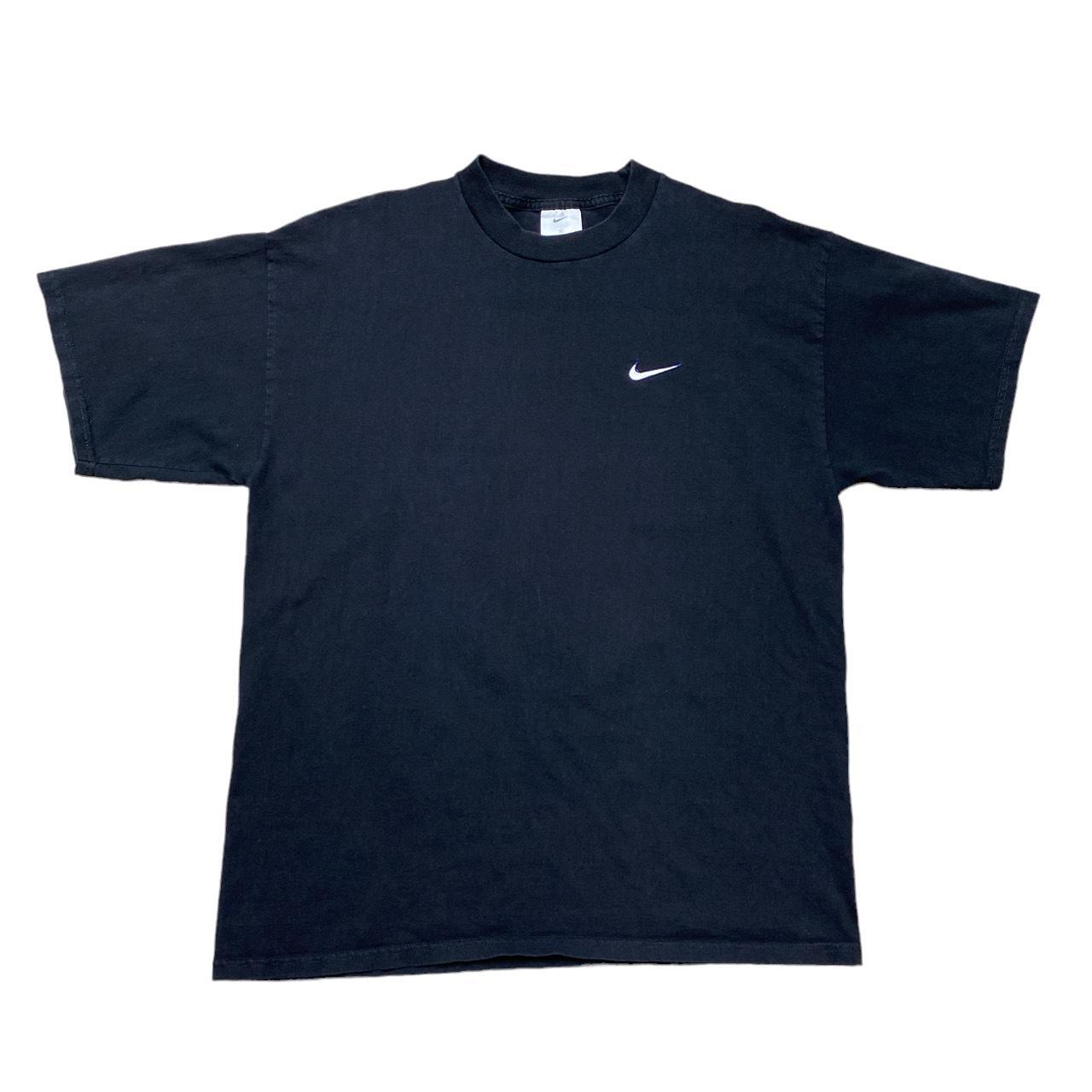 Nike Men's Black and White T-shirt | Depop