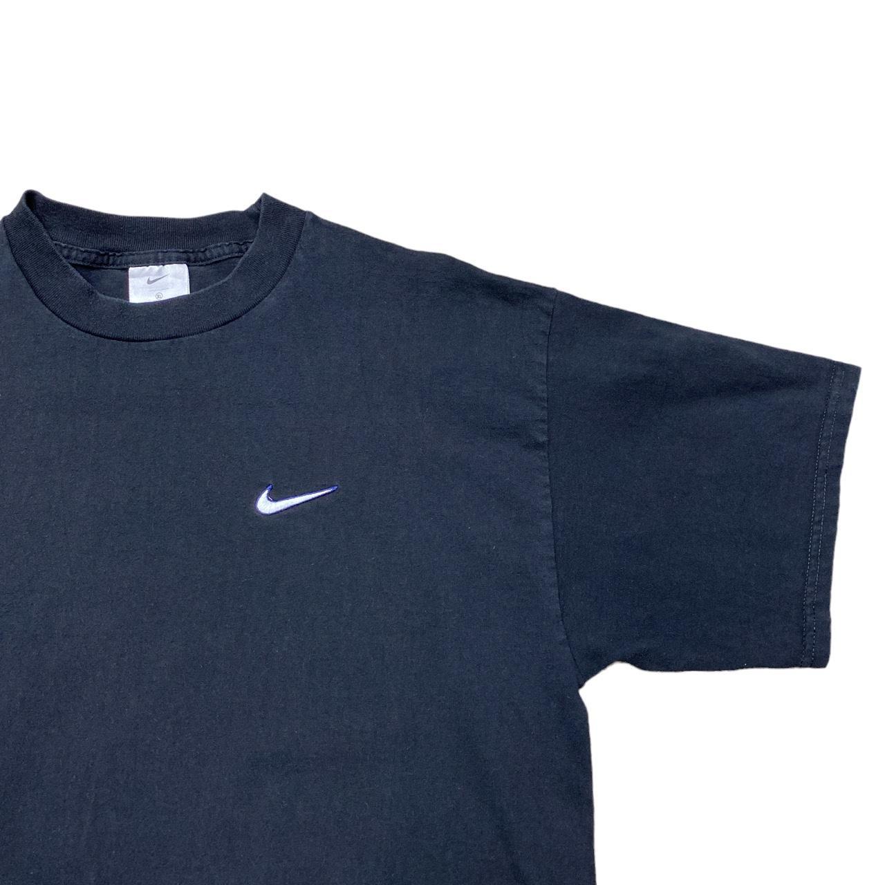 Nike Men's Black and White T-shirt | Depop