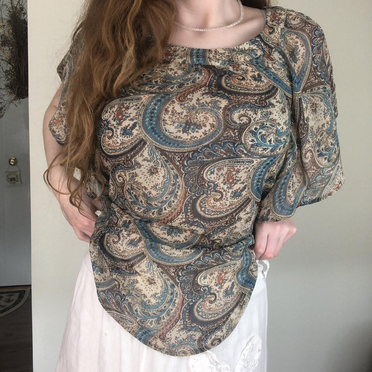 Earth tones paisley top - Depop