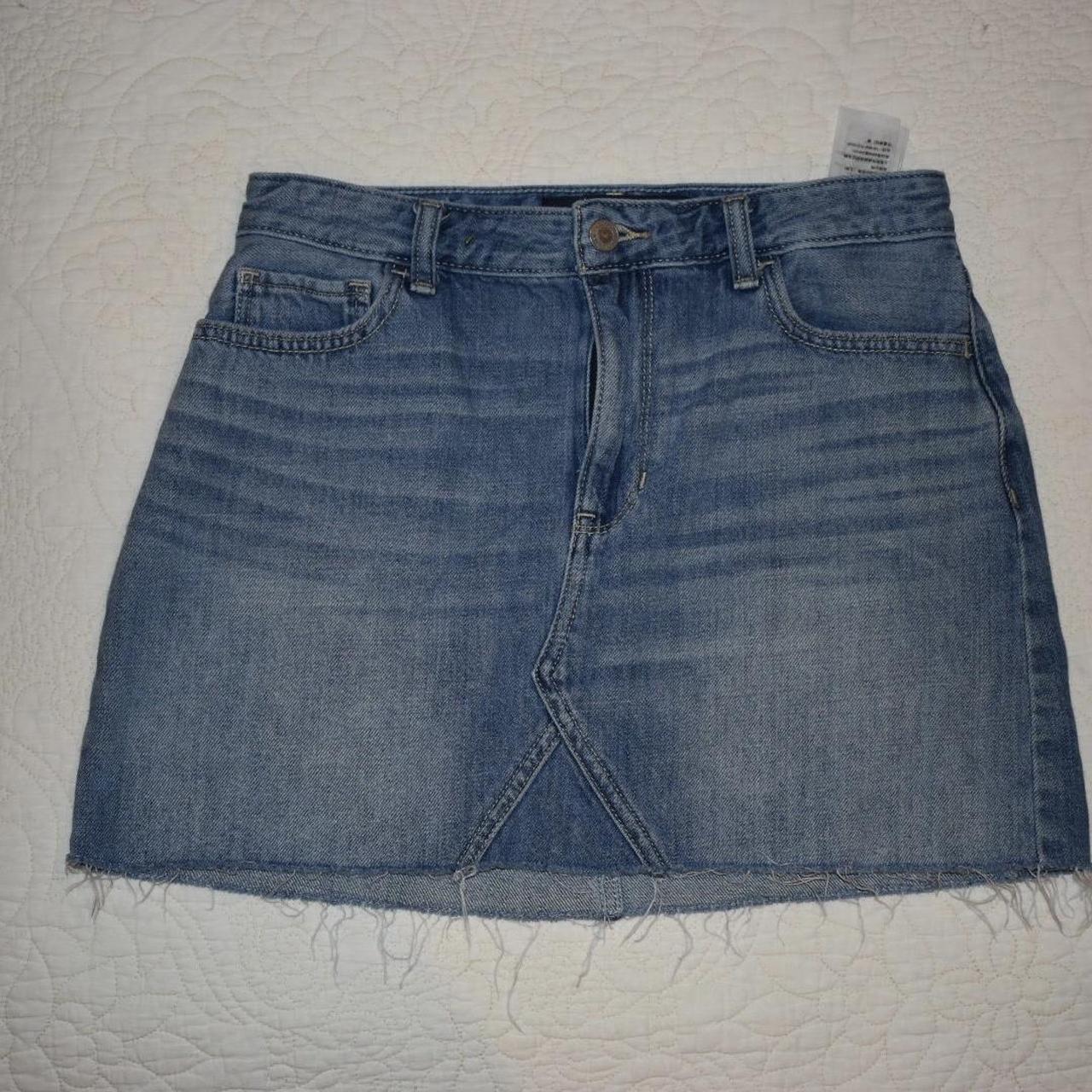 Adorable blue jean mini skirt size 28 Brand new... - Depop