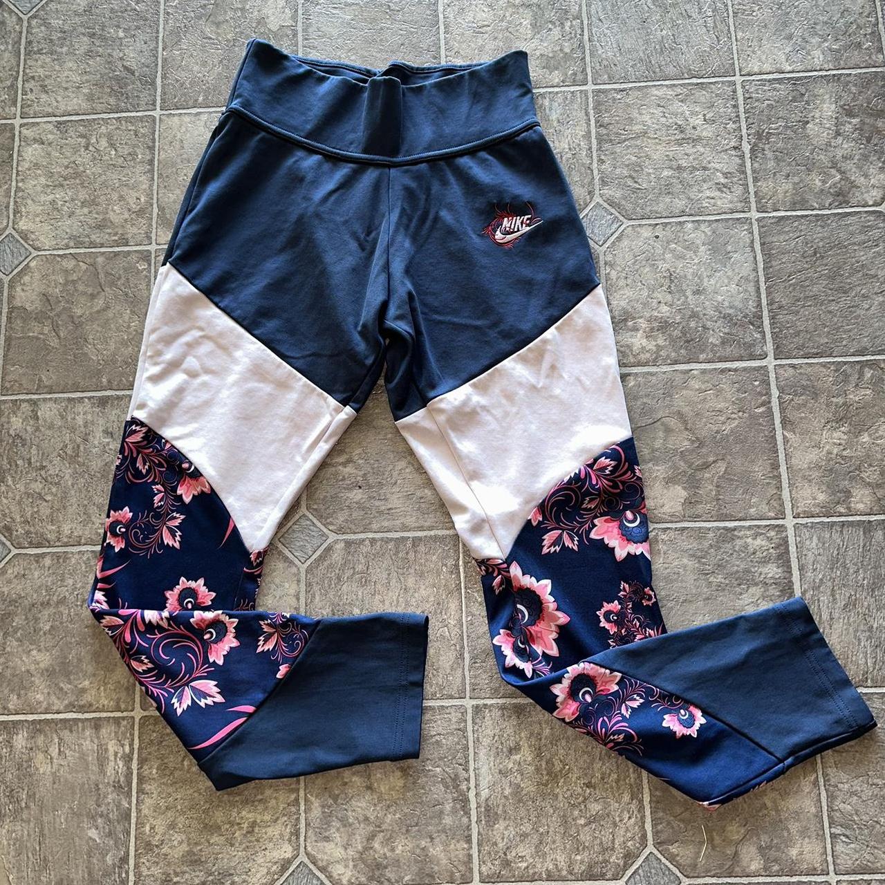 Nike essential floral leggings best sale