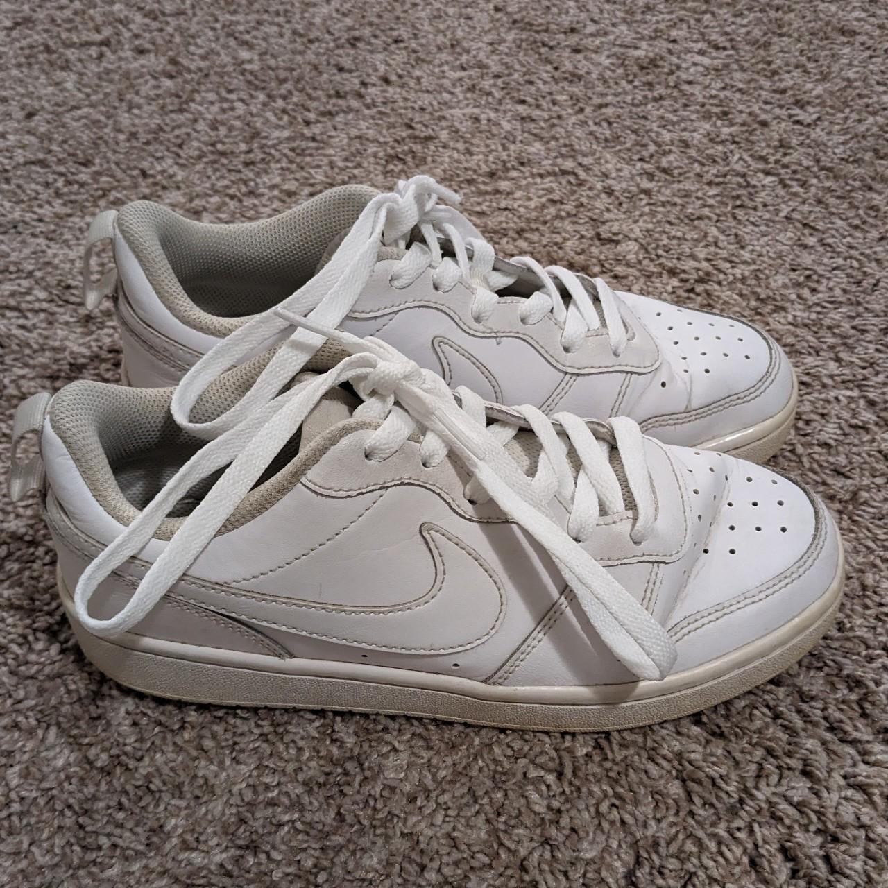 nike court borough low 2 sneakers wit