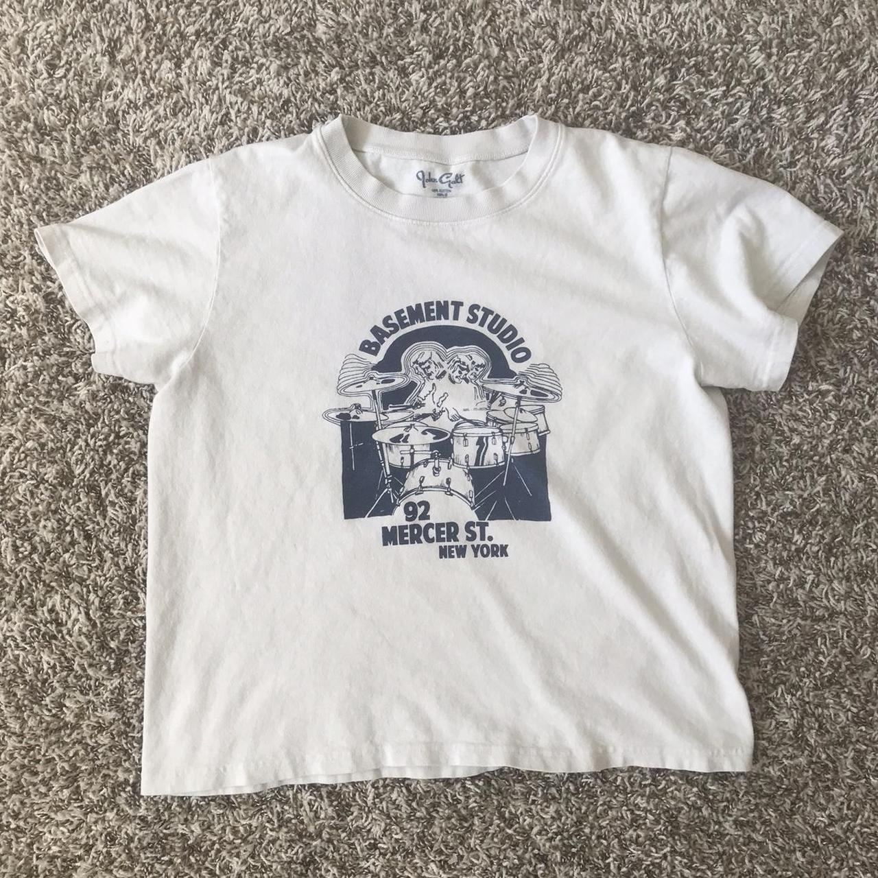 Brandy Melville tshirt Perfect condition and so cute! - Depop