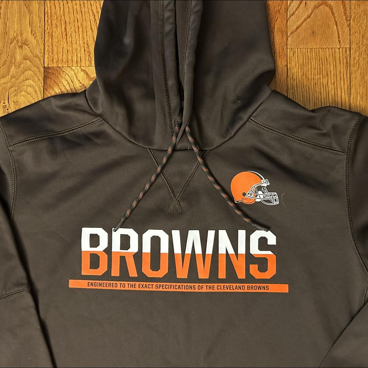 Nike / Men's Cleveland Browns Logo Orange Therma-FIT Hoodie