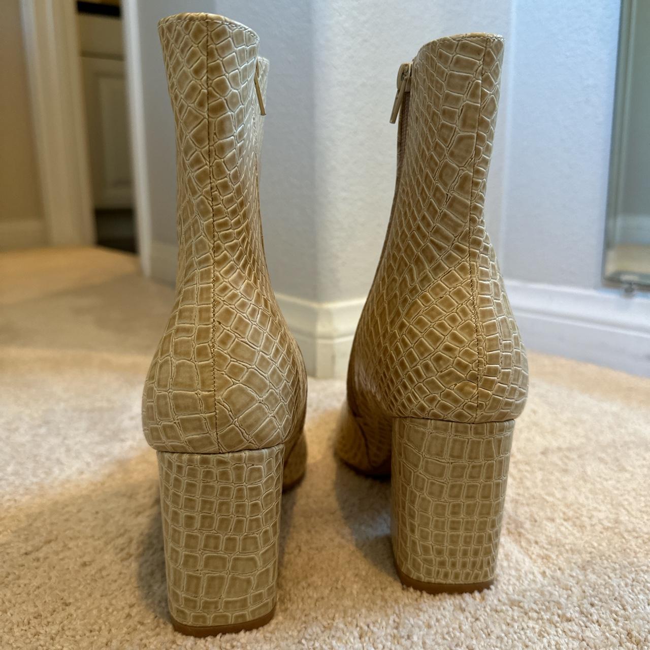 Boohoo Women's Cream Boots Depop