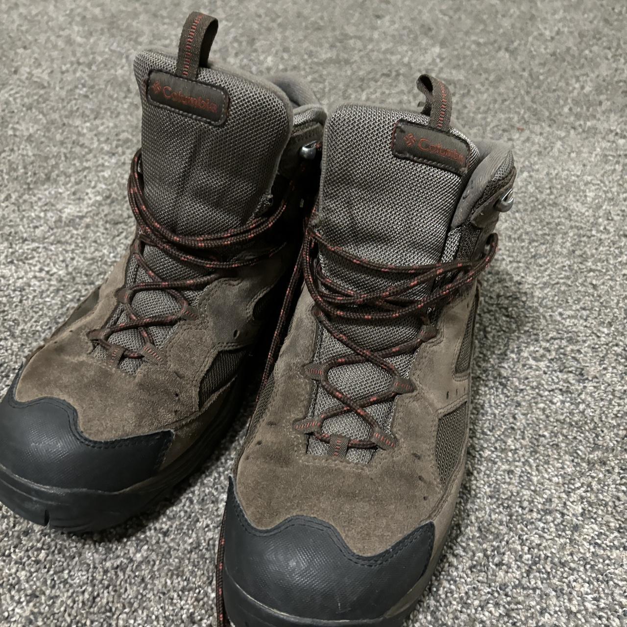 VINTAGE COLUMBIA HIKING BOOTS. MENS SIZE 11.5. STILL... - Depop