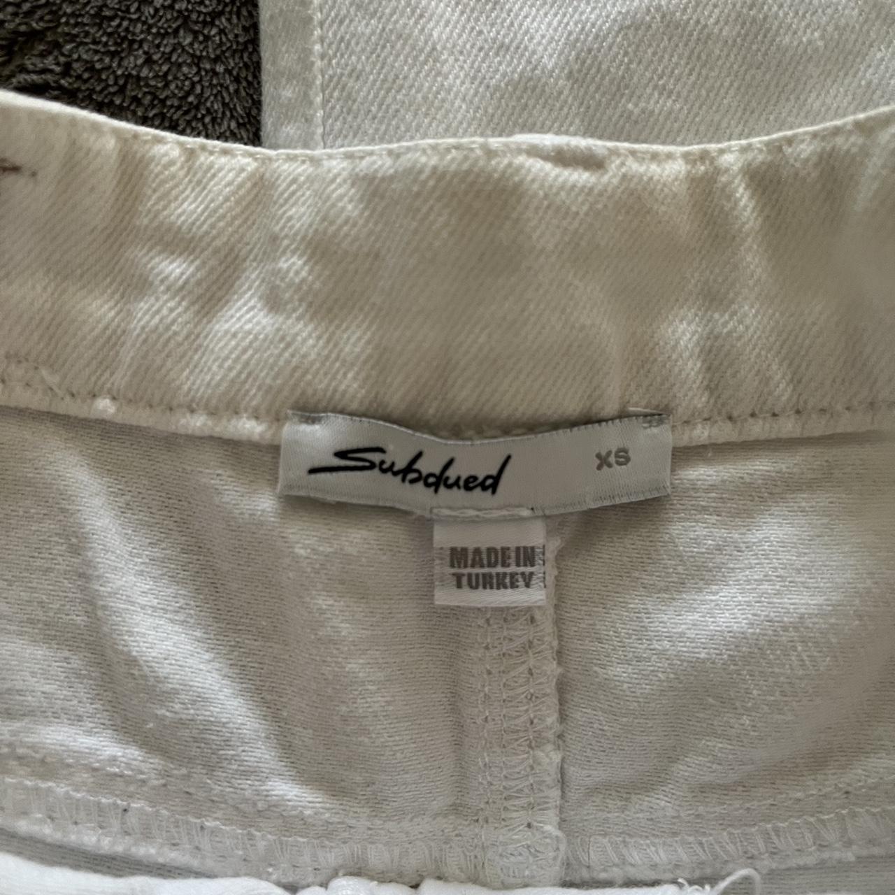 subdued linen trousers