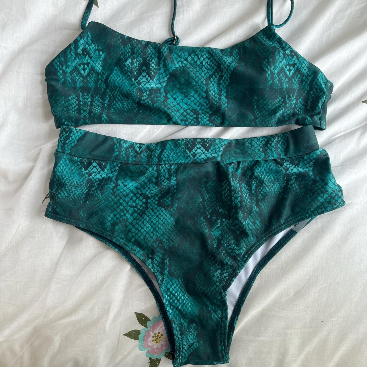 SHEIN Women's Green Bikinis-and-tankini-sets | Depop