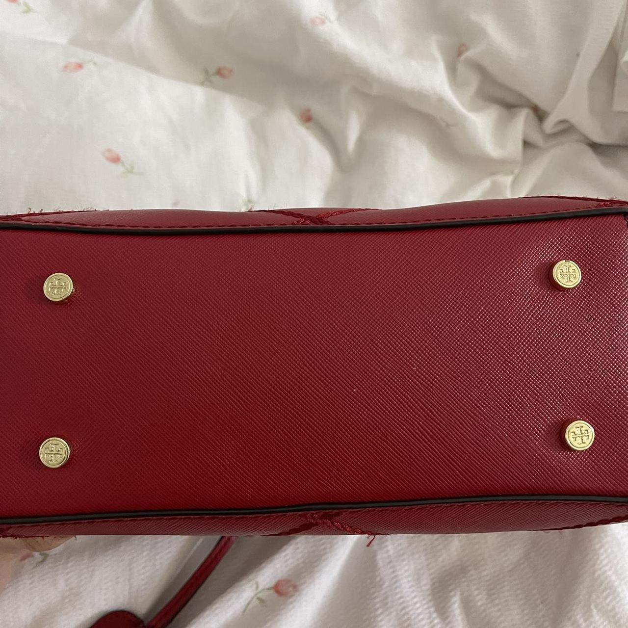 ✨ Tory Burch Robinson mini square tote burgundy - Depop