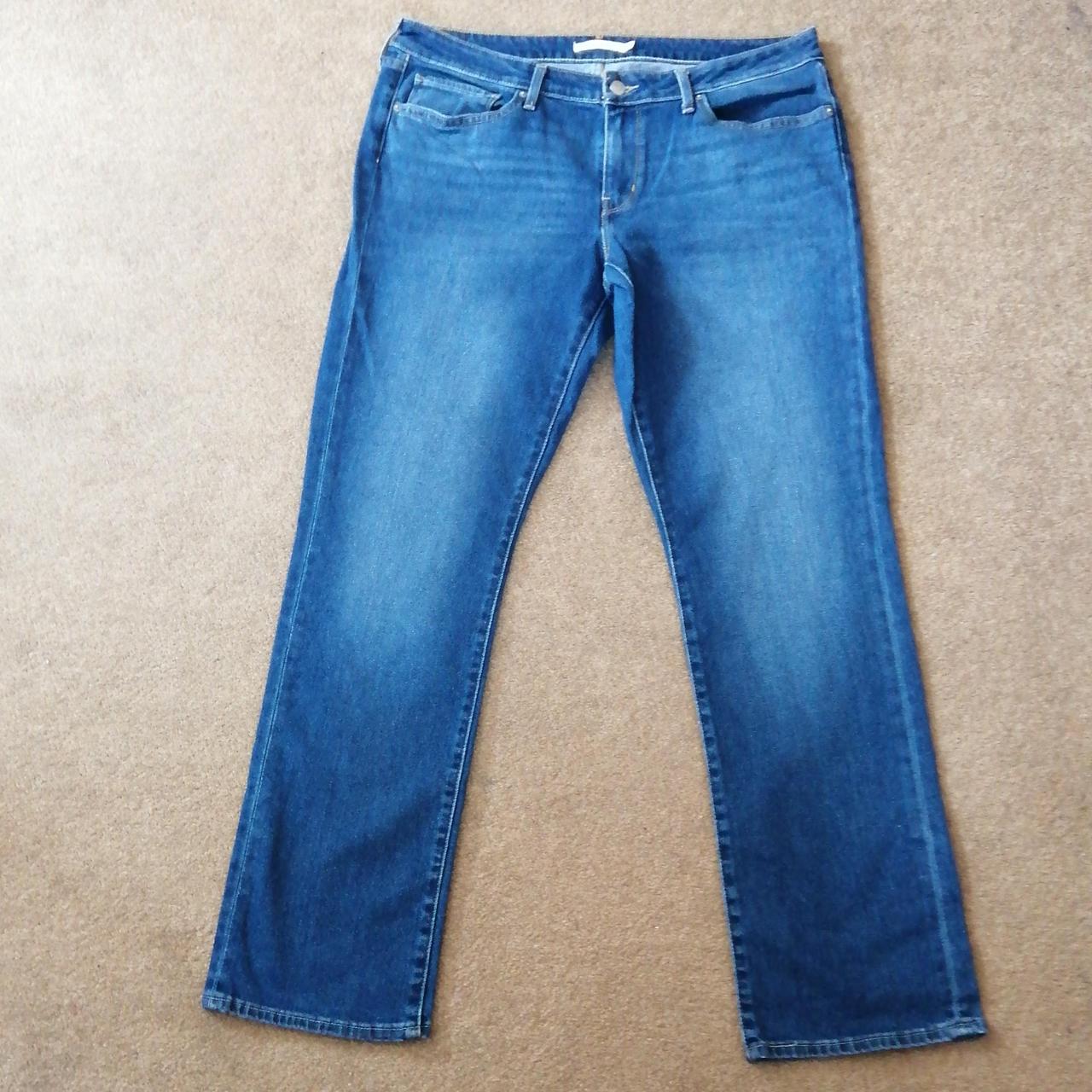 Levi 714 Straight Jeans Size 33W 32L Zip and button... - Depop