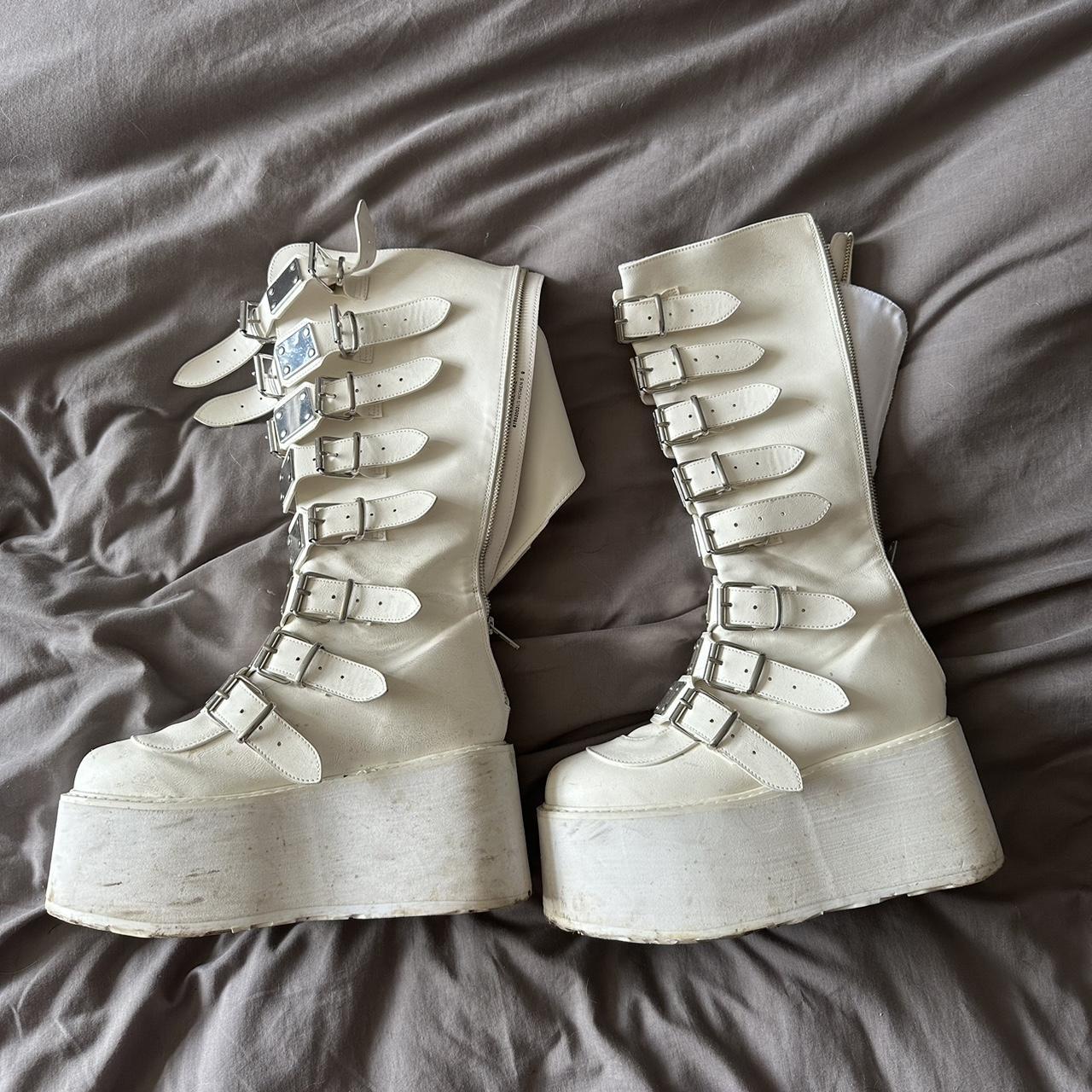 demonia snow boots