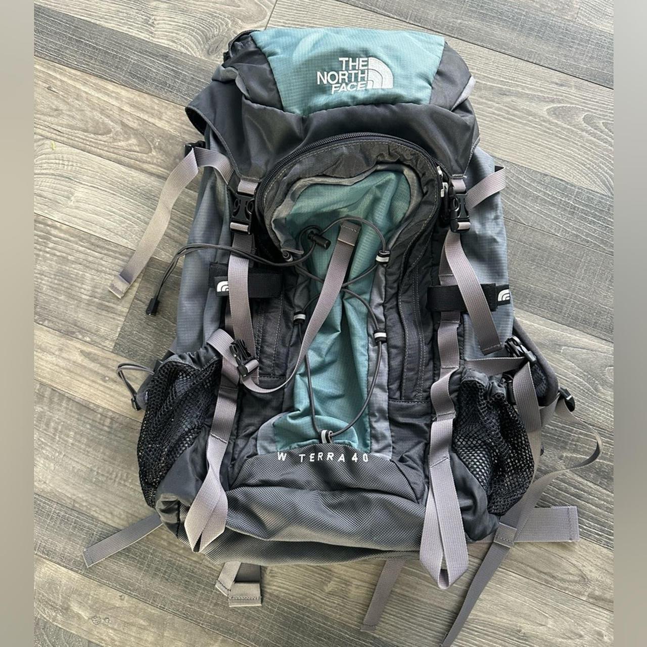 North face w terra hotsell 40 backpack