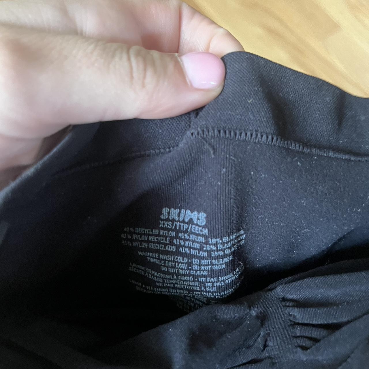 skims-seamless-sculpt-strapless-thong-bodysuit-size-depop