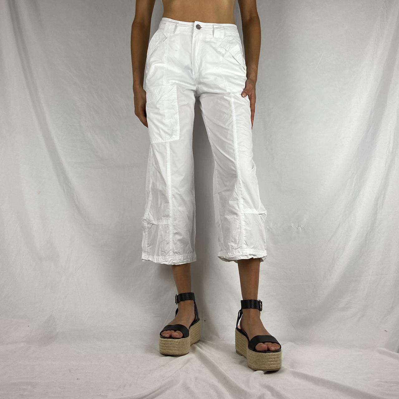 White capri cargo store pants