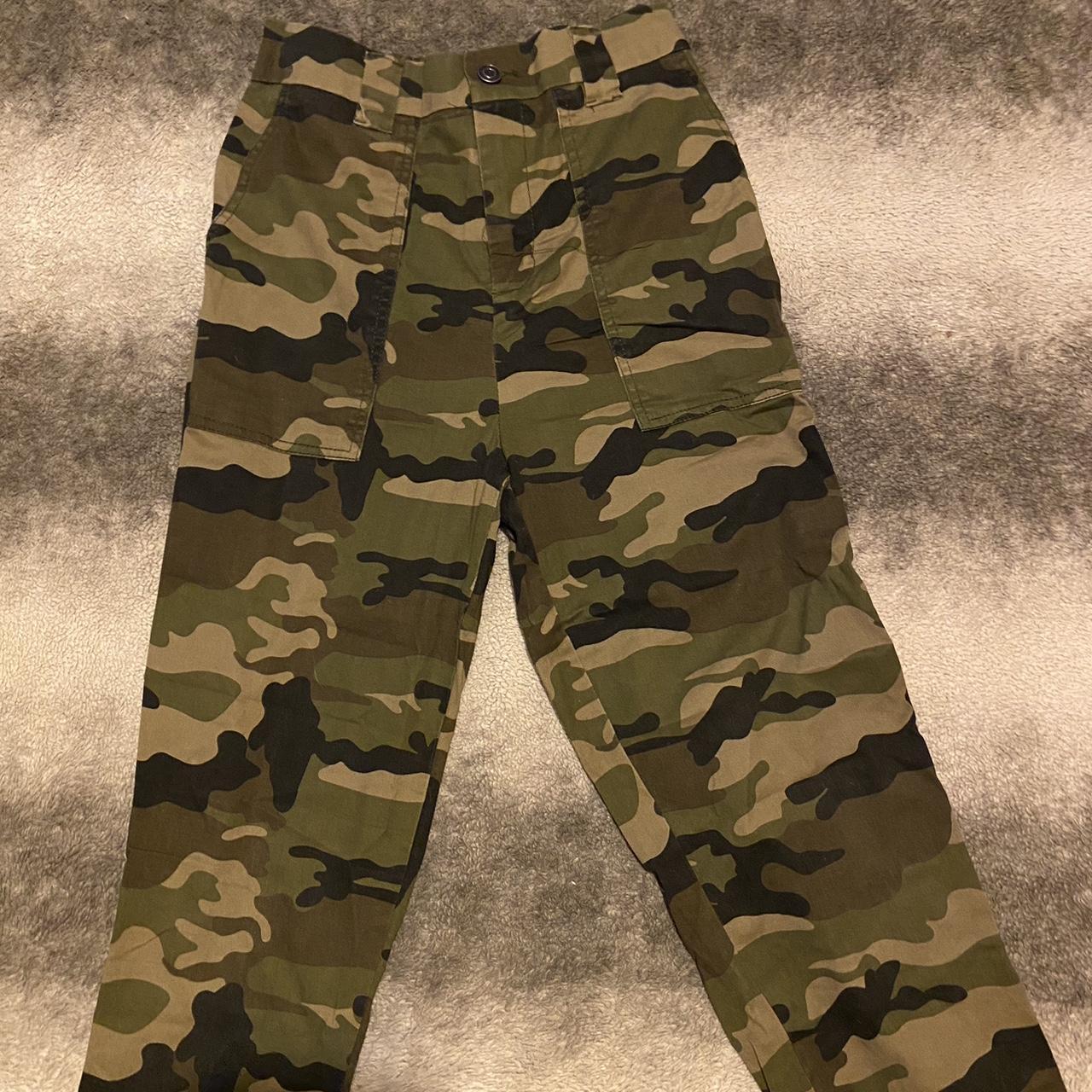 Supre deals camo pants