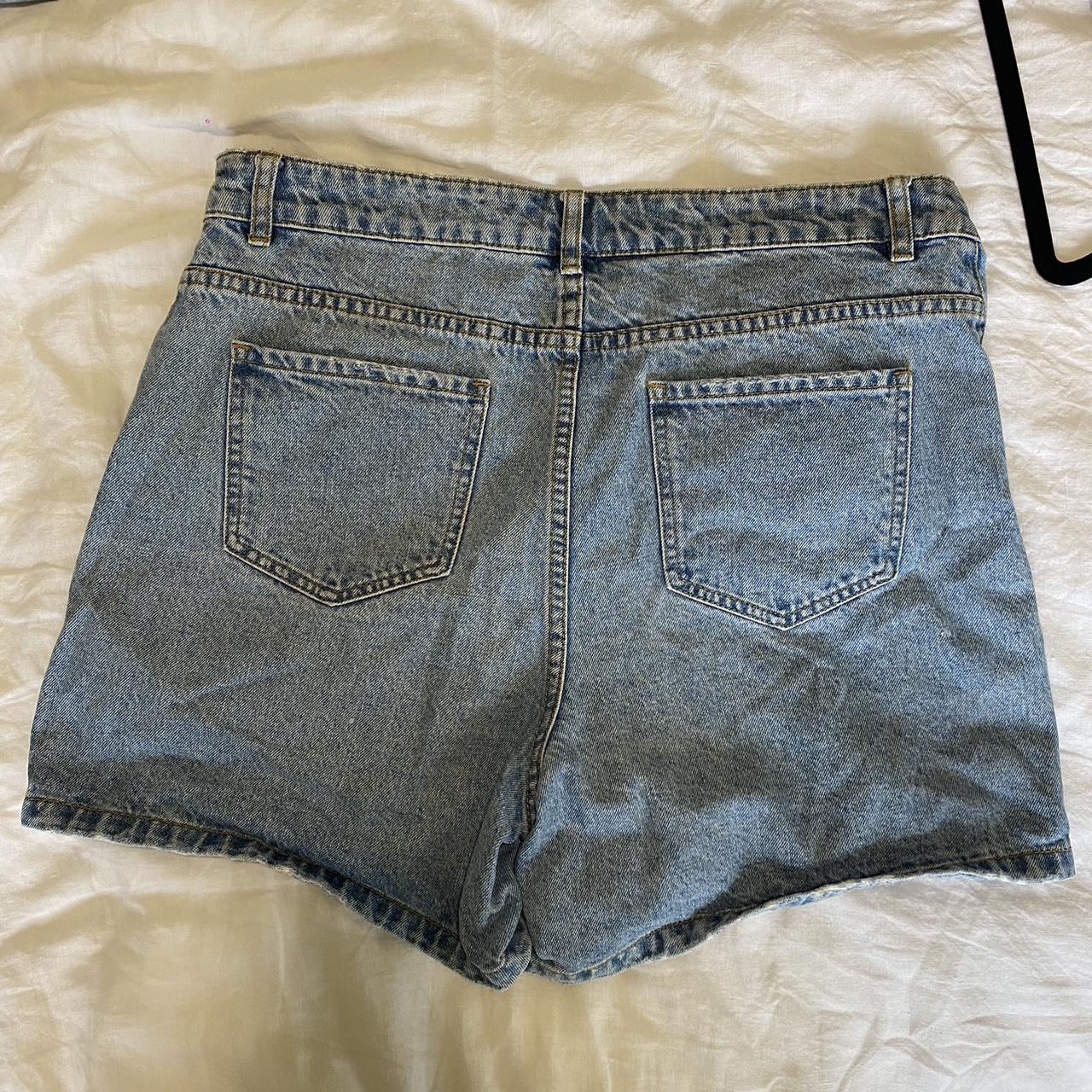 Sportsgirl denim shorts. Worn a few times - Depop