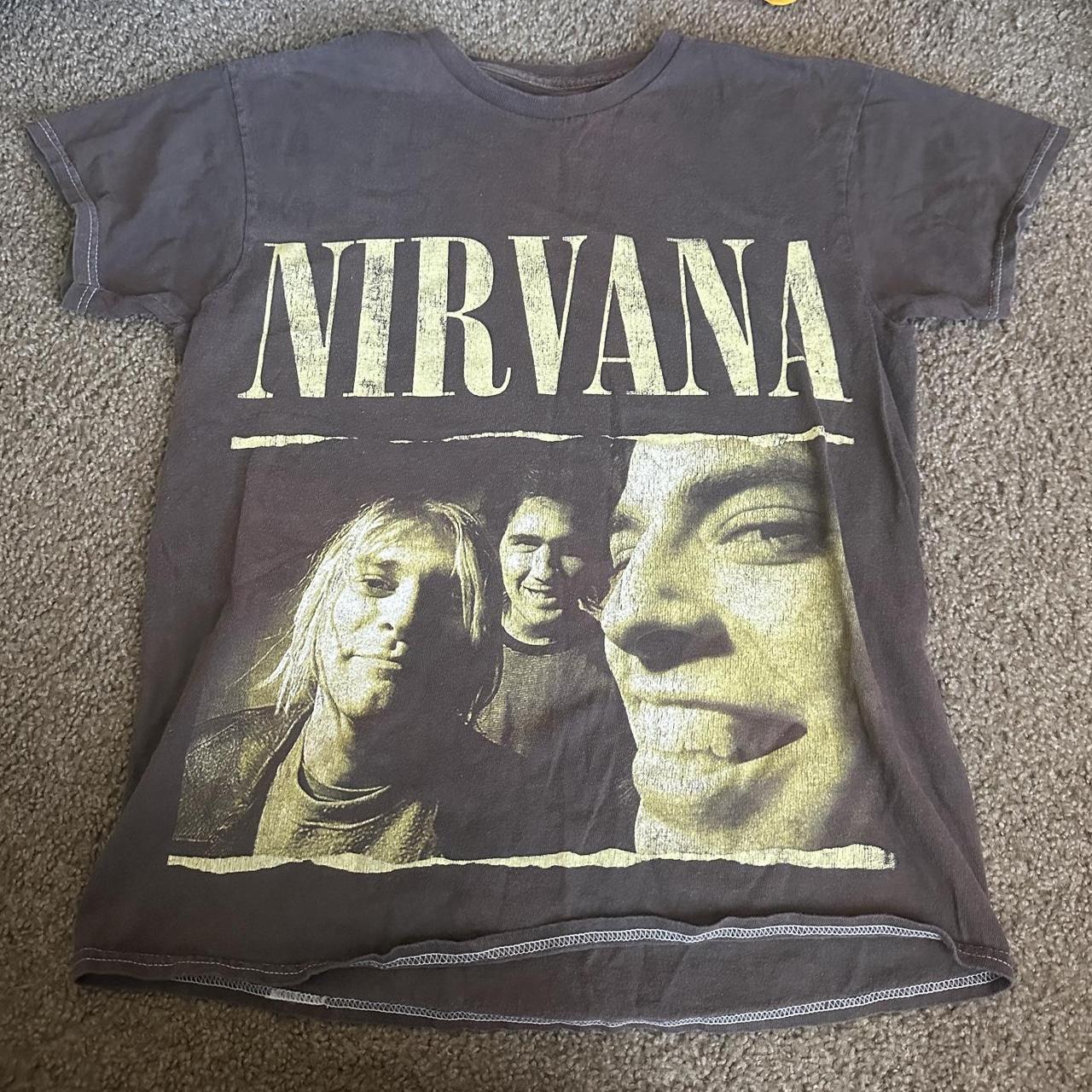 Hot Topic Men's T-shirt Grey/Green M – Nirvana band tee
