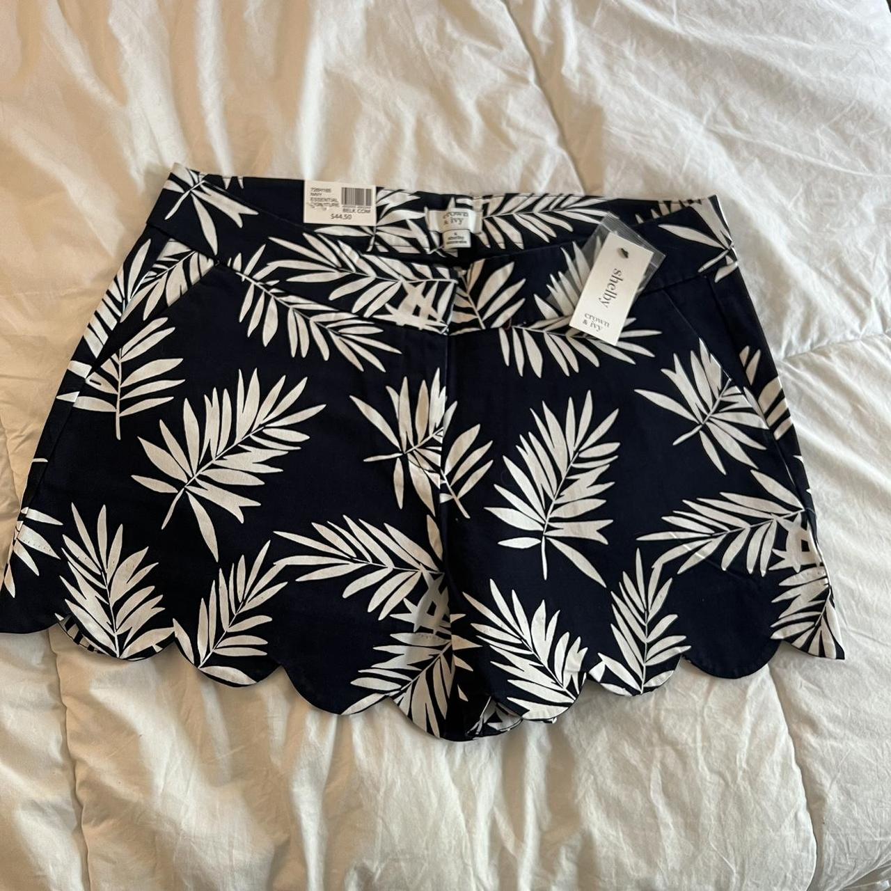 Belk Women's Navy and White Shorts Depop
