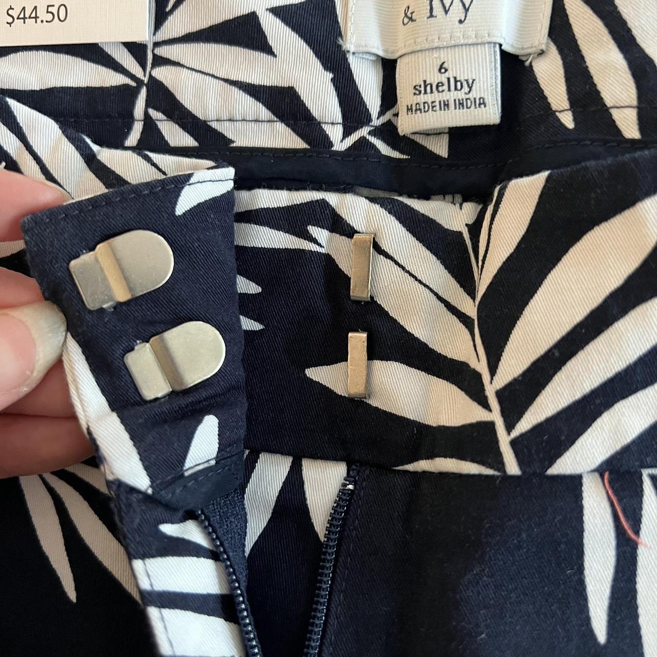 Belk Women's Navy and White Shorts Depop